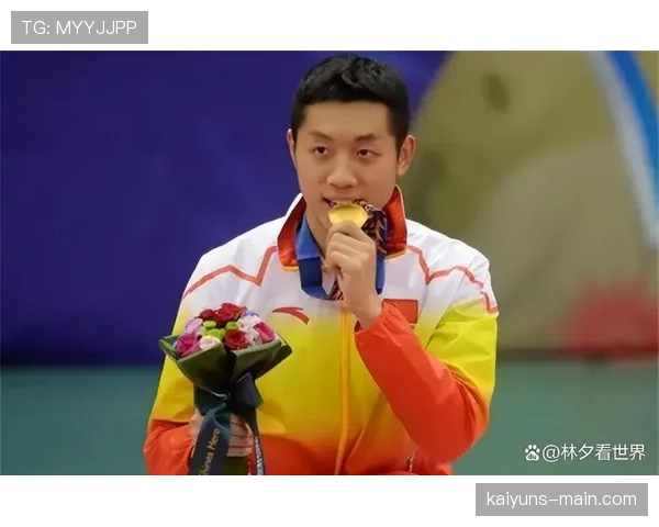 许昕这生活,光看他家里那餐桌都感觉是天价摆设了! 许昕这生活,光看他家里那餐桌都感觉是天价摆设了!